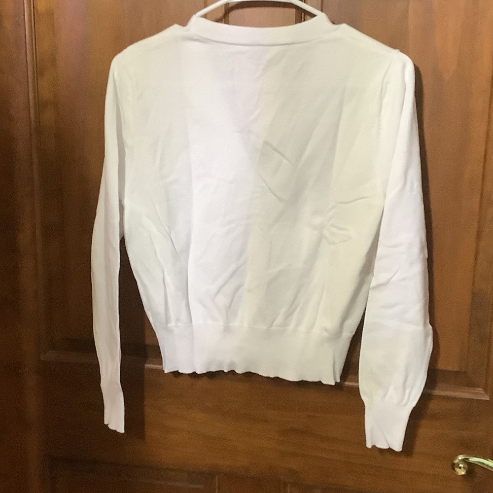Women’s Cropped Classic White Button-Up Cardigan - Picture 4 of 6